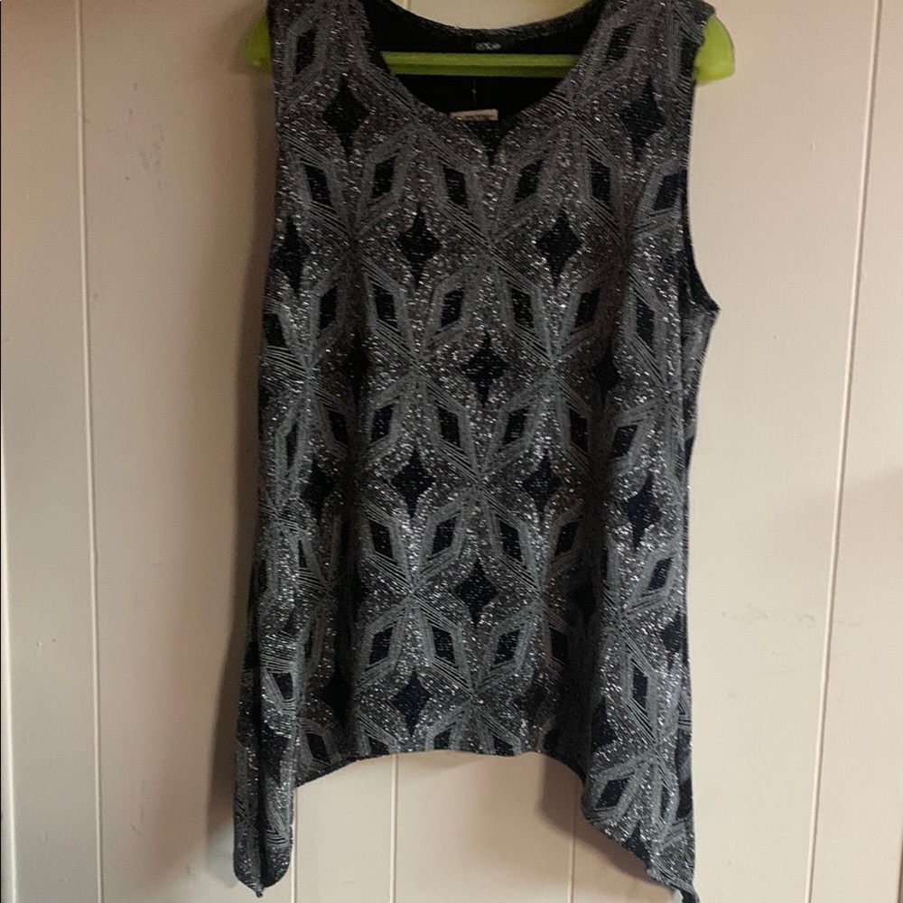Sleeveless Geometric Pattern Top - Black and Gray